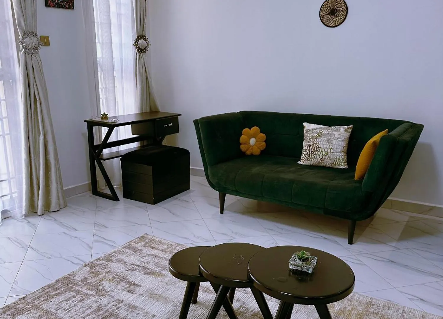 Izana Homes Kampala Condo ウガンダ