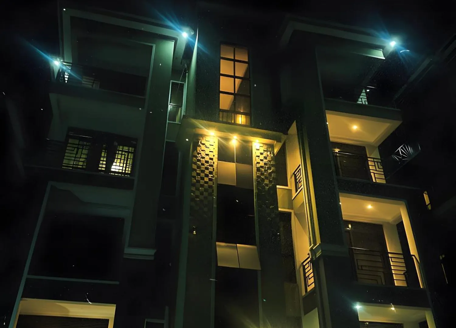 Izana Homes Kampala Condo アパート