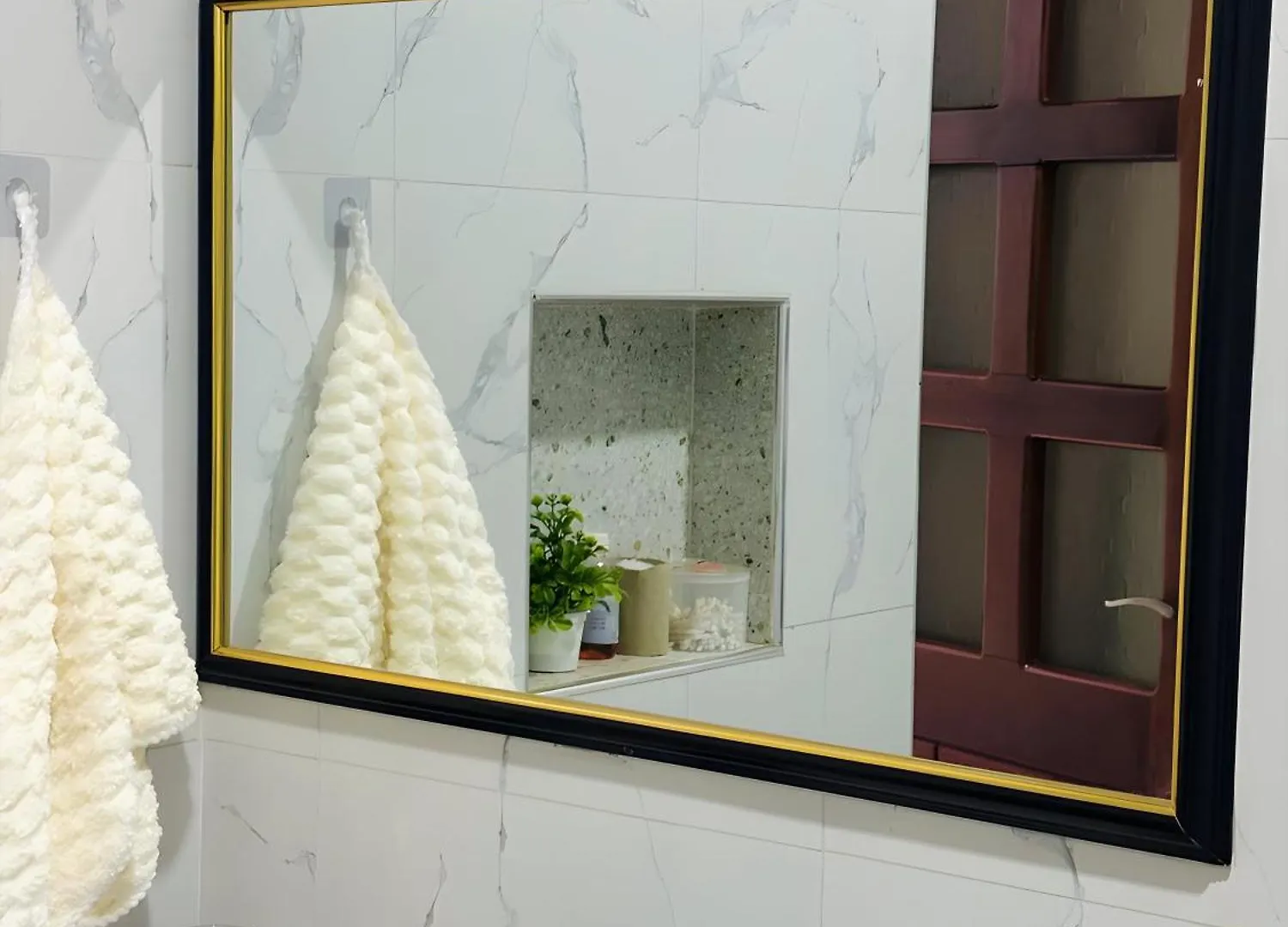 Izana Homes Kampala Condo アパート