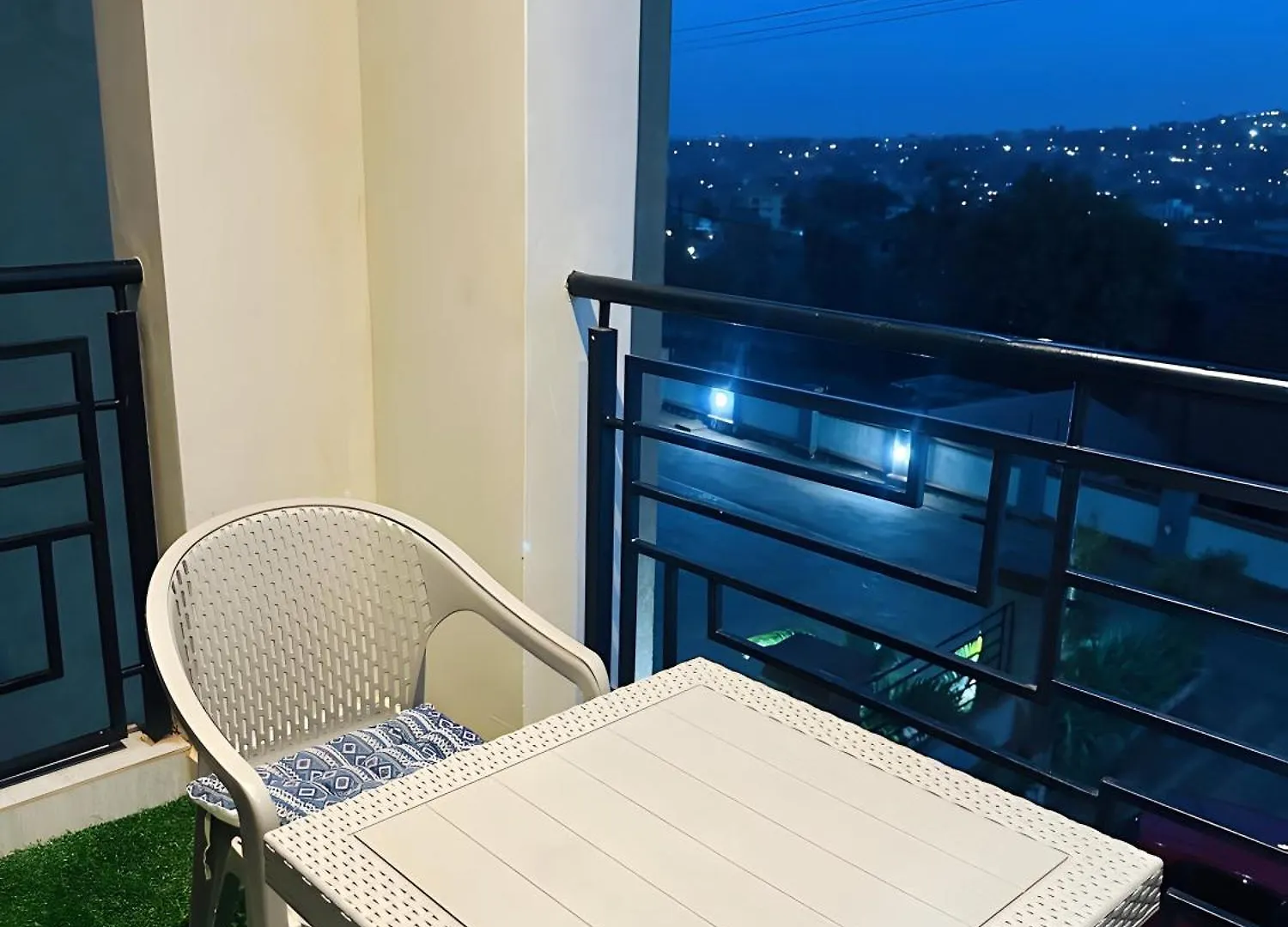 アパート Izana Homes Kampala Condo