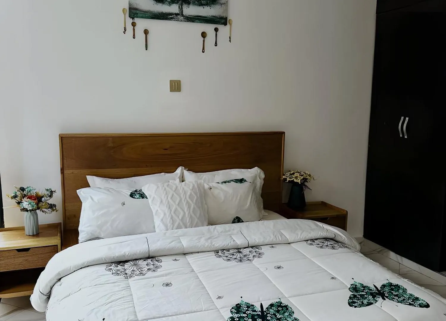Izana Homes Kampala Condo アパート